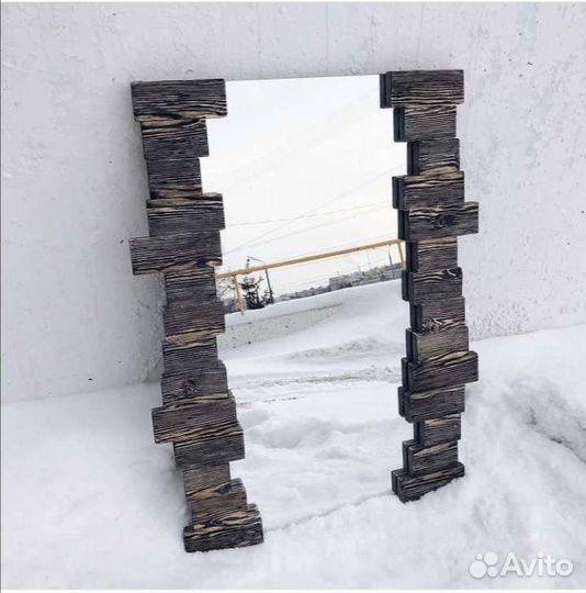 Зеркало в деревянной раме (искуственное с