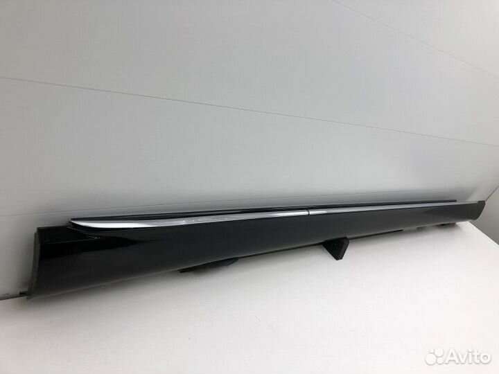 Накладка на порог наружная правая Mercedes-Benz E