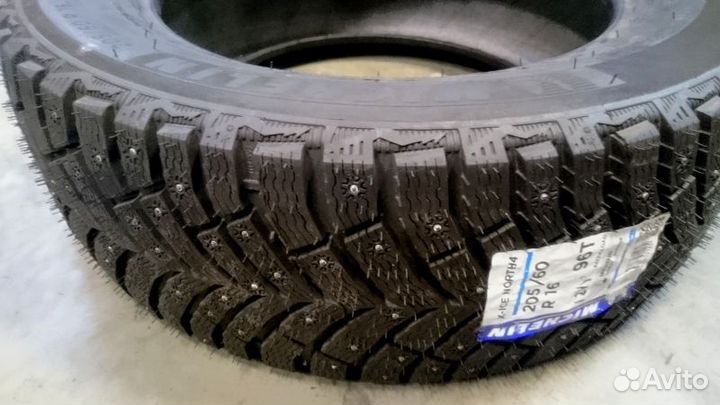 Michelin X-Ice North 4 215/50 R17 95T