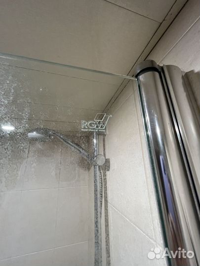 Стеклянная штора для ванной