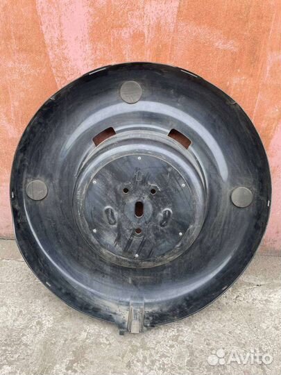 Кожух запасного колеса Toyota Rav 4