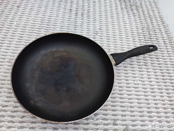 Сковородки б.у