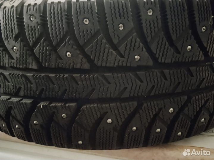 Bridgestone Ice Cruiser 7000 205/55 R16 52P