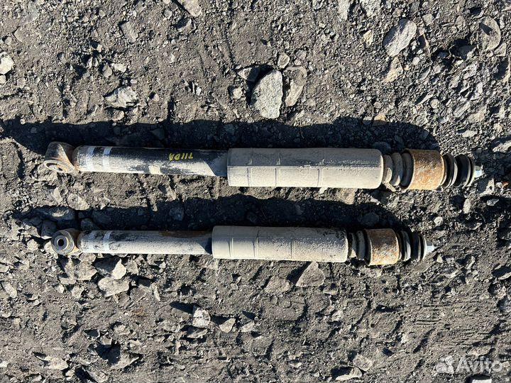 Амортизатор задний Nissan Tiida европа