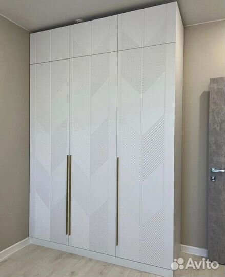 Шкаф распашной