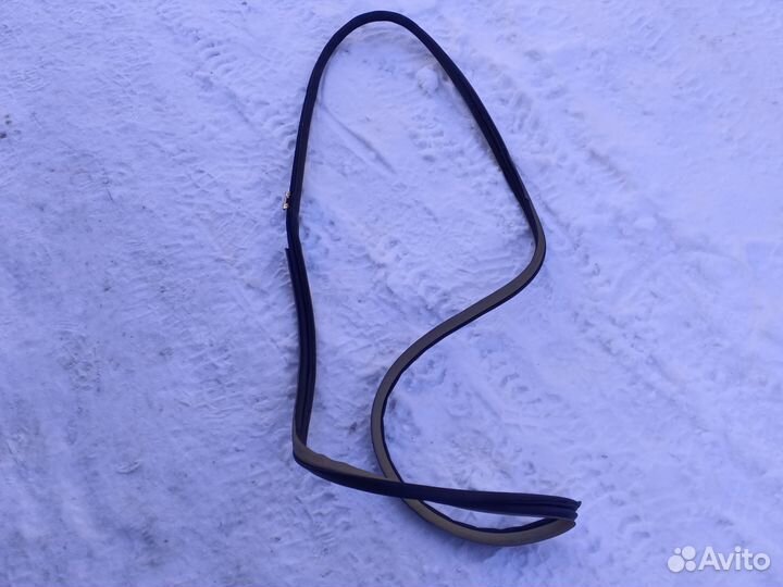 Уплотнитель двери Toyota corolla 120