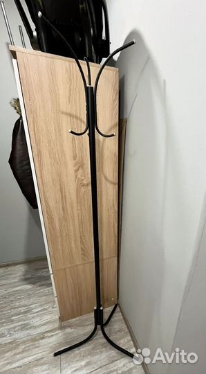 Вешалка напольная для одежды трехнога