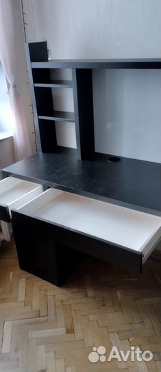 Письменный стол IKEA