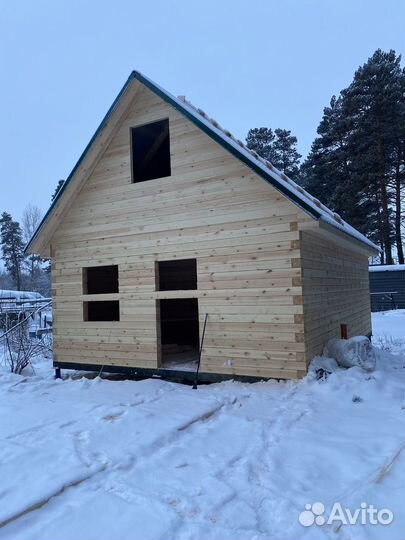 Сруб дома из бруса