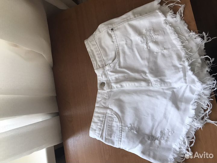 Шорты белые