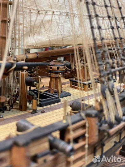 Коллекционные модели парусных кораблей из дерева