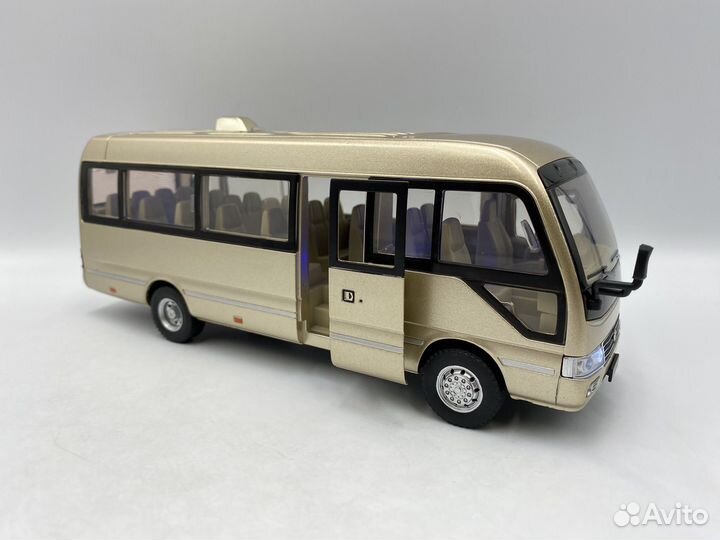 Модель авто Автобус Toyota Металл 1:24