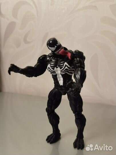 Фигурка Веном