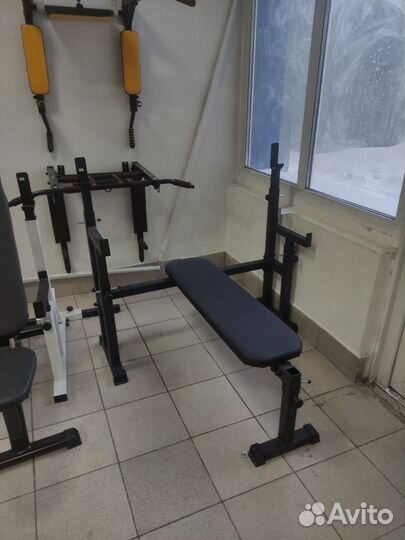 Стойки со скамьей с подстраховкой