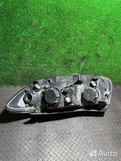 Фара правая Hyundai Santa Fe 2.2 2008