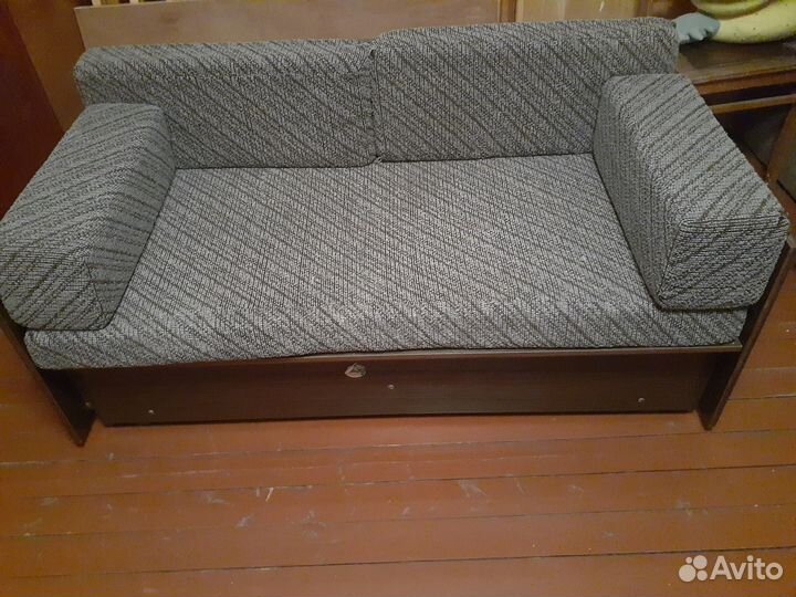 Диван прямой раскладной бу