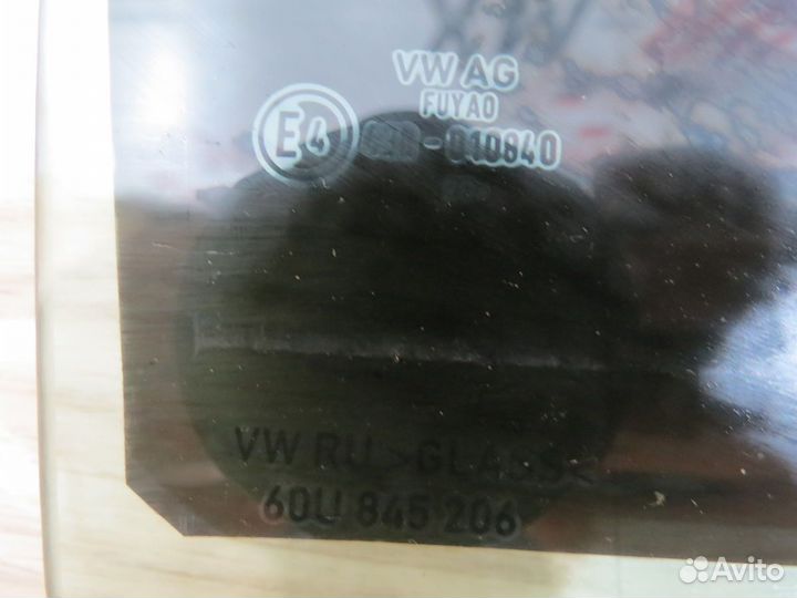 Стекло двери задней правой Volkswagen Polo