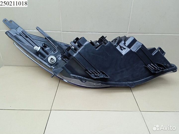 Фара левая Mazda 3 BL