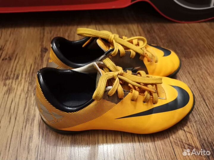 Футзалки nike