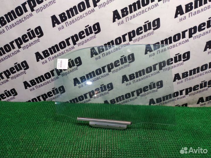 Стекло боковое заднее правое Toyota Avensis AZT251