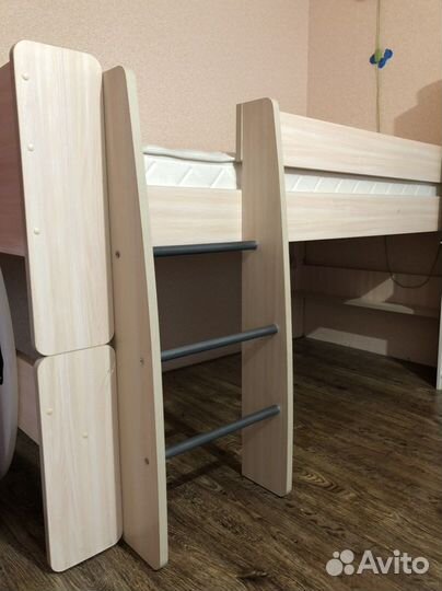 Кровать с матрасом