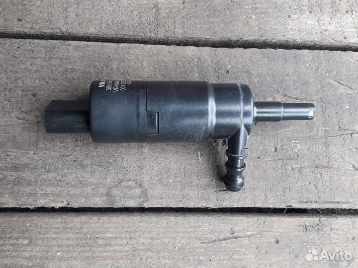 Моторчик омывателя фар Volkswagen touareg 2009г