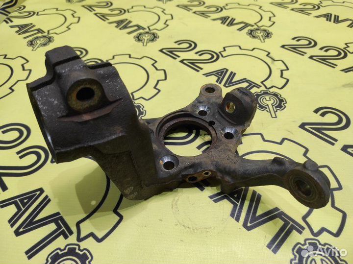 Цапфа (поворотный кулак) передняя левая Volkswagen