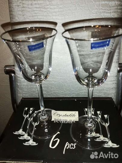 Набор рюмок на ножке новый
