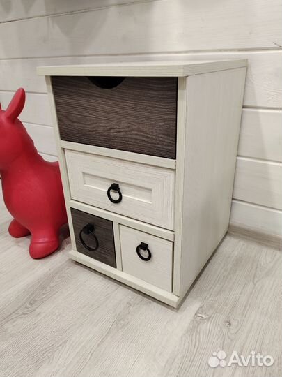 Шкаф угловой и тумбочка