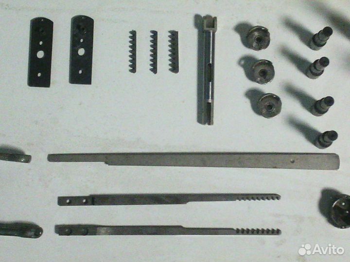 Запчасти для швейной машины Минерва леворукавной