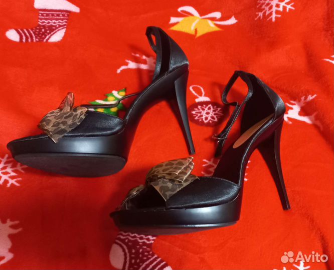 Босоножки женские