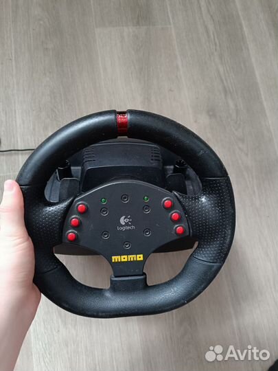 Игровой руль logitech momo racing