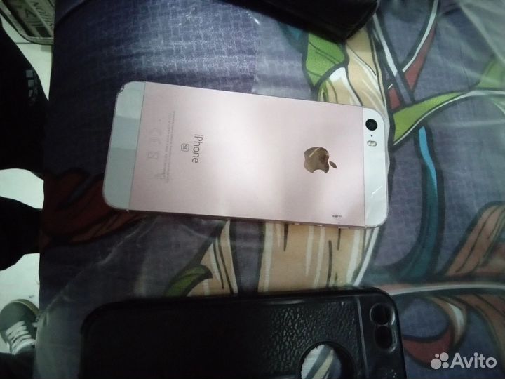 iPhone SE, 32 ГБ