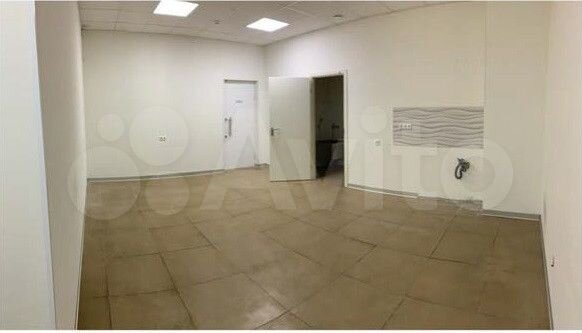 Сдам торговое помещение, 300 м²