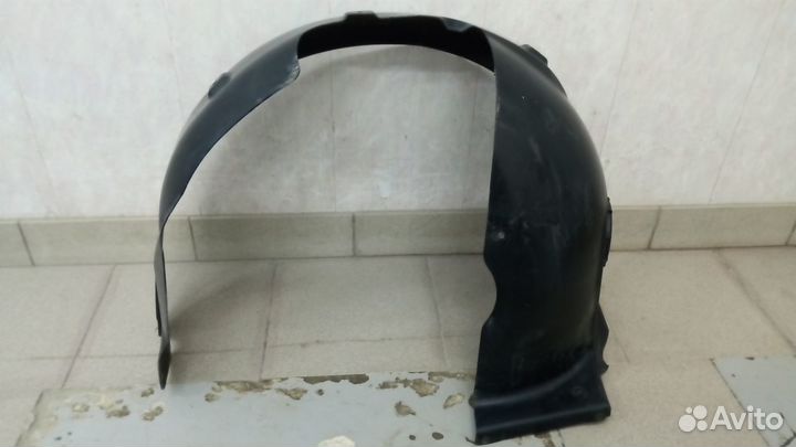 Подкрылок (локер) передний левый б/у на Лада Веста