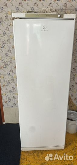 Морозильная камера Indesit SFR 167 NF