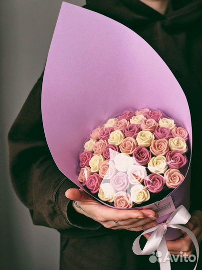 Шоколадные розы подарок на 8 марта