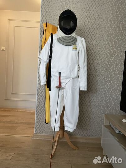 Фехтовальный костюм