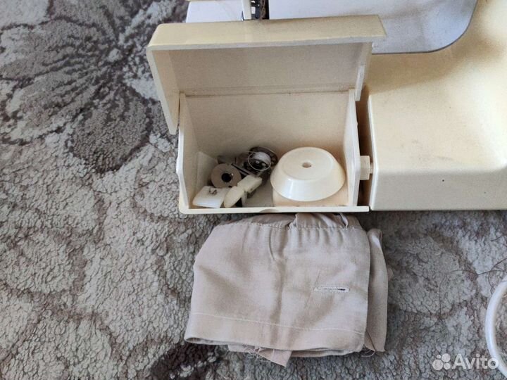 Швейная машина Jaguar