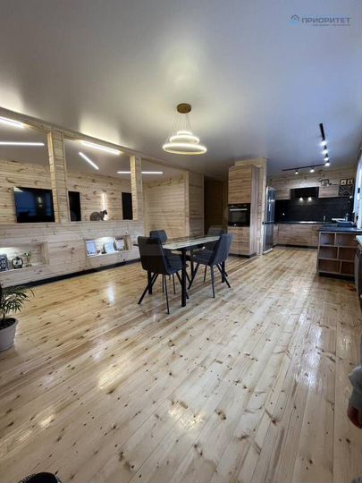 Дом 191 м² на участке 10 сот.