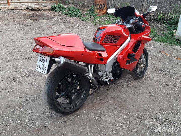 Honda vfr 750f rc 36
