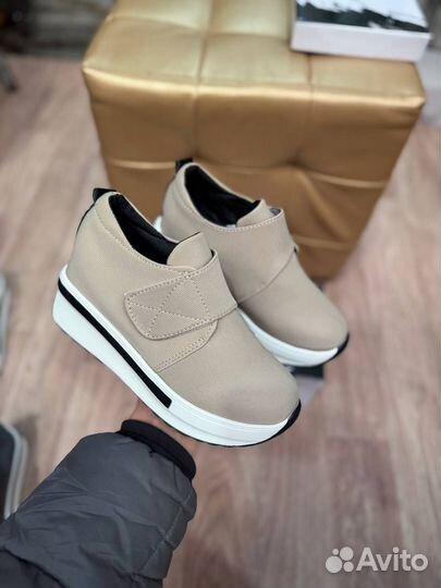 Женские кеды бежевые