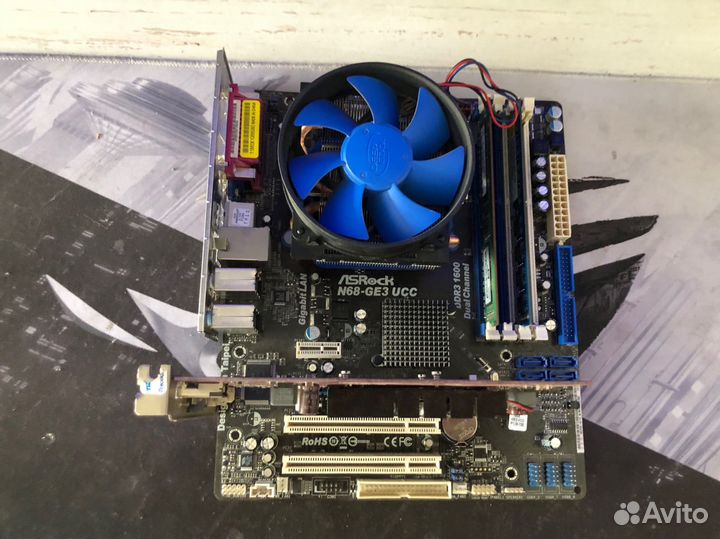 Материнская плата с процессором и видеокартой