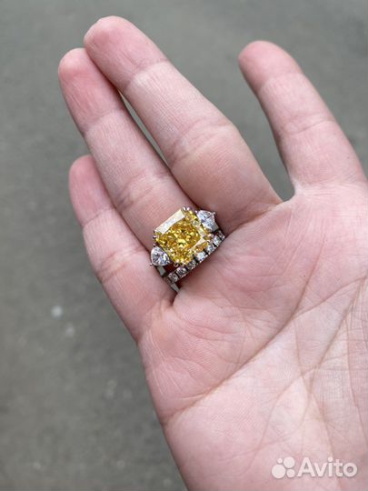 Кольцо серебро 15.7 муассанит цитрин
