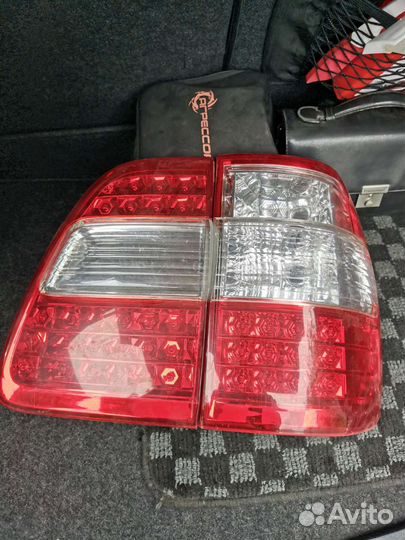 Продам Задний фонарь на тойота ленд крюзей 100