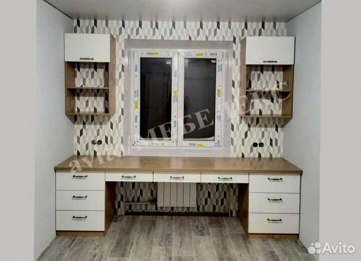 Рабочая зона у окна