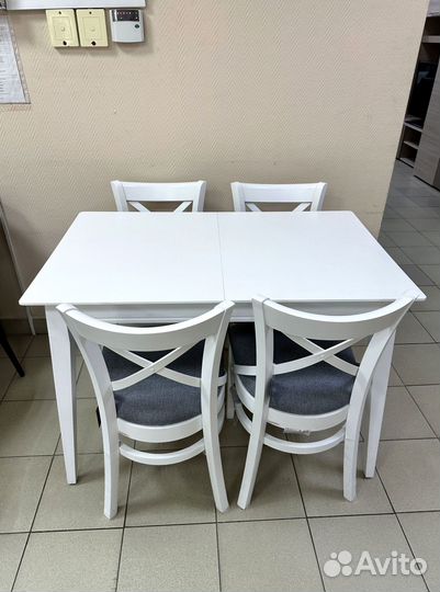 Стол. Кухонный стол