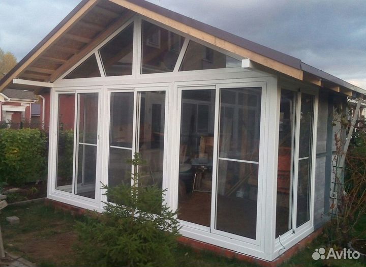 Остекление беседки с отделкой
