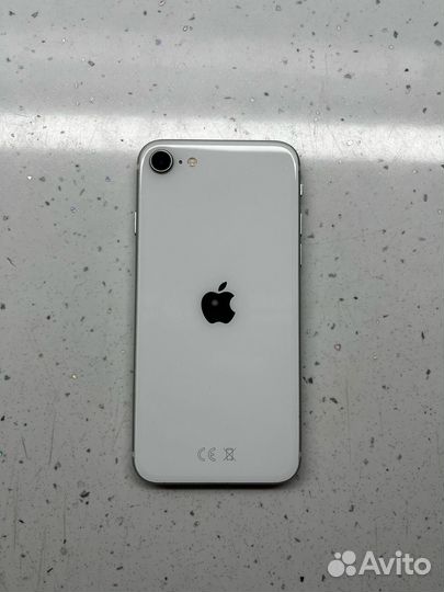 Продам iPhone SE 2020