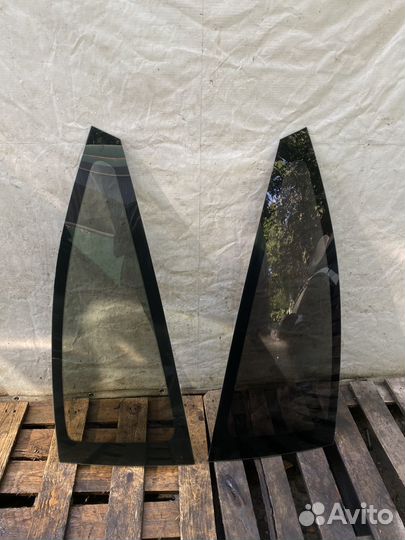 Заднее глухое стекло Ford Focus 1 хэтчбек 3 двери